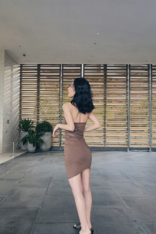 红色机尾